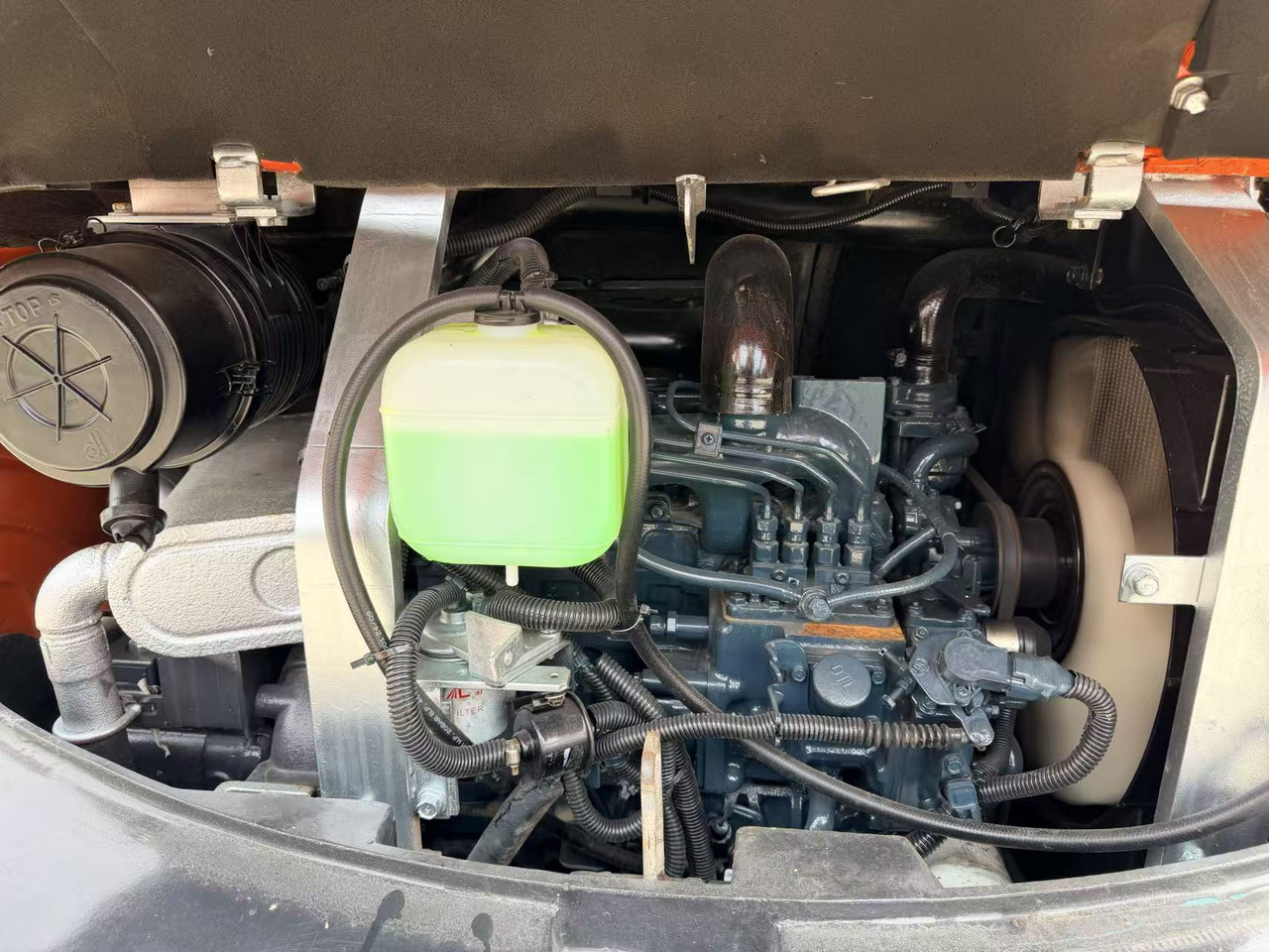 حفارة مصغرة KUBOTA KX057-4: صور 9