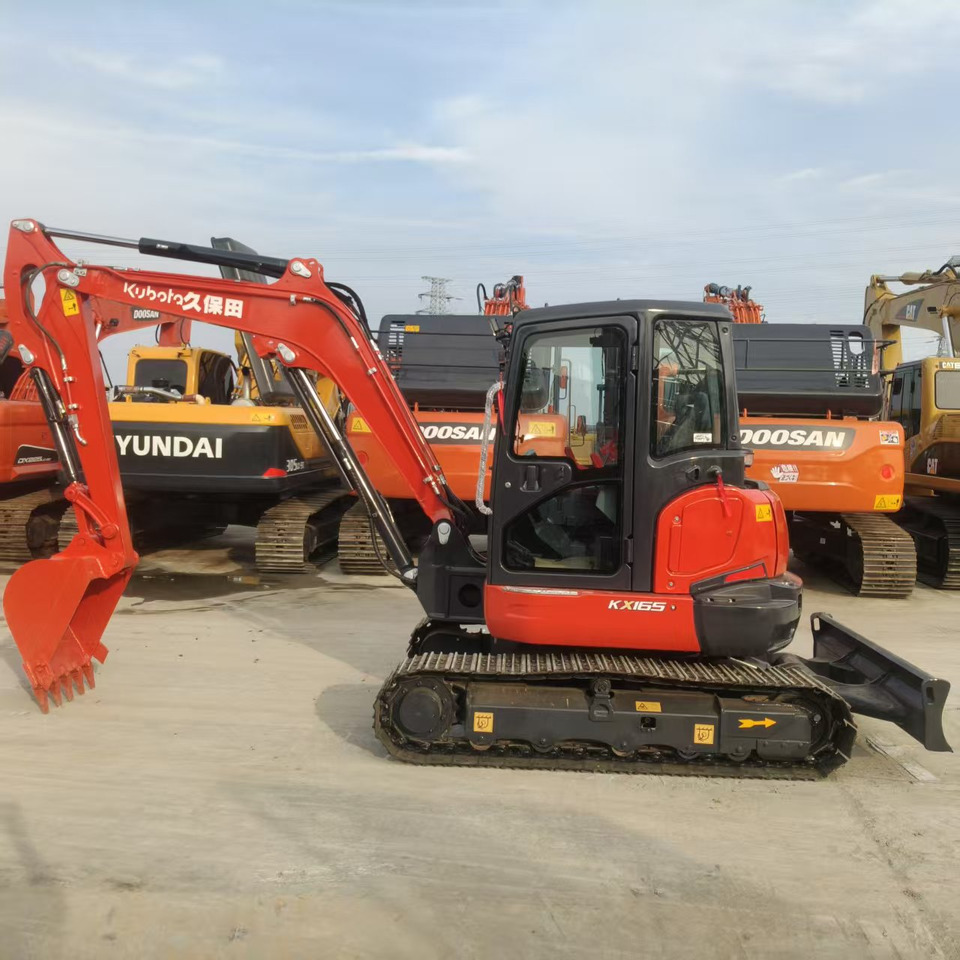 KUBOTA KX165 - حفارة مصغرة: صور 1 KUBOTA KX165 - حفارة مصغرة: صور 1