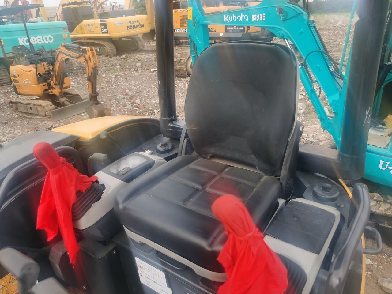 Komatsu PC35MR - حفارة مصغرة: صور 5 Komatsu PC35MR - حفارة مصغرة: صور 5