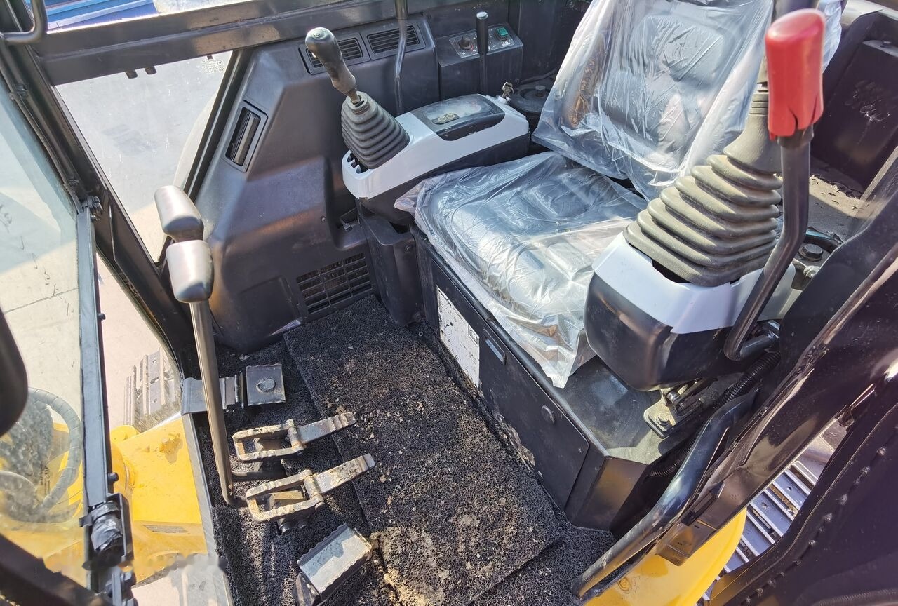 Komatsu PC35MR - حفارة مصغرة: صور 2 Komatsu PC35MR - حفارة مصغرة: صور 2