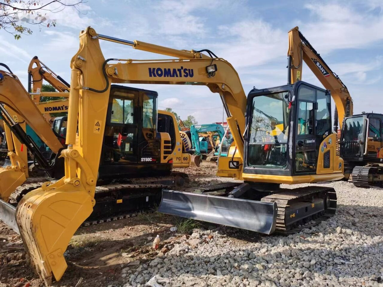 Komatsu PC70-8 - حفارات زحافة: صور 1 Komatsu PC70-8 - حفارات زحافة: صور 1