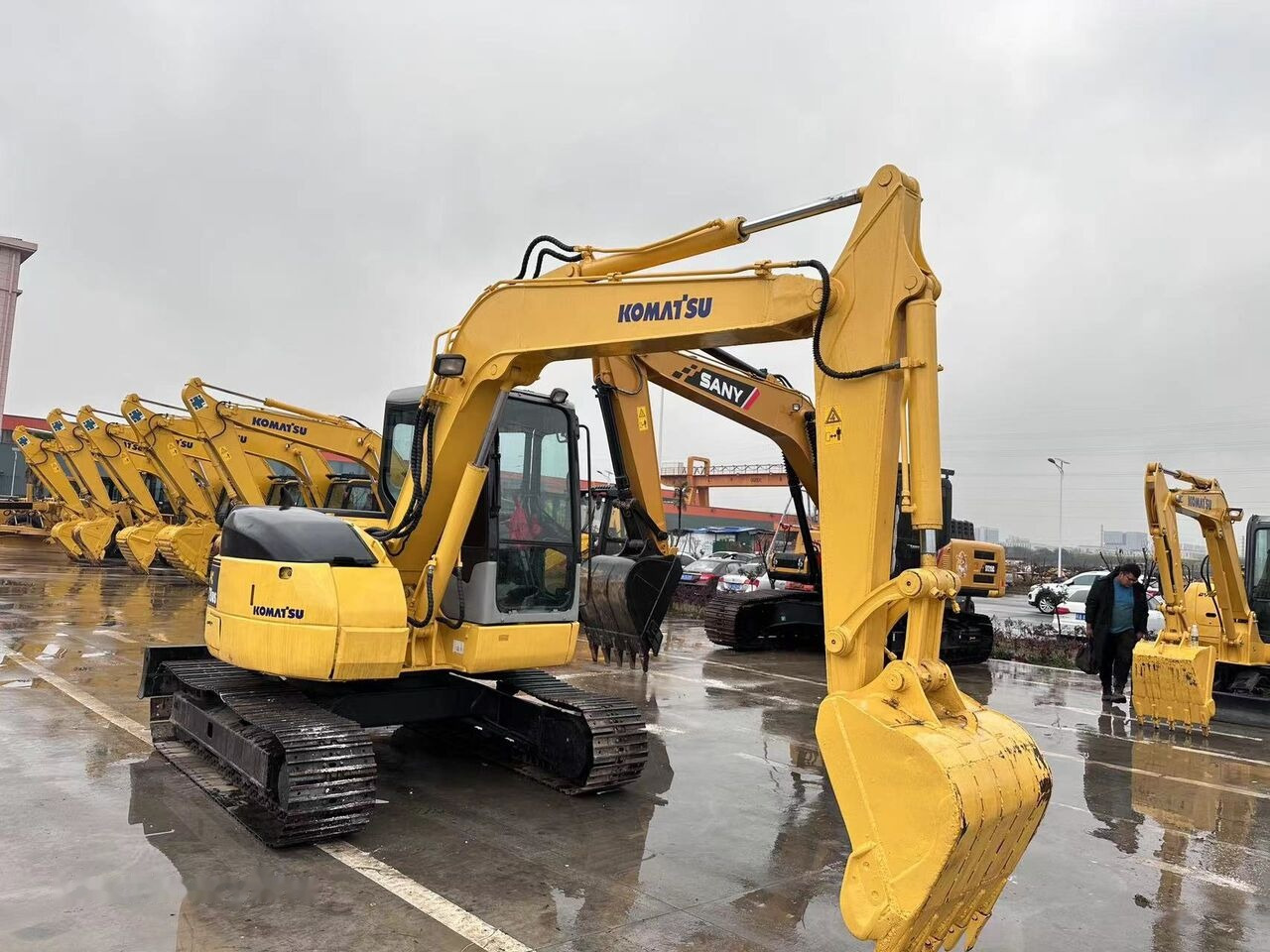 Komatsu PC78US - حفارات زحافة: صور 3 Komatsu PC78US - حفارات زحافة: صور 3