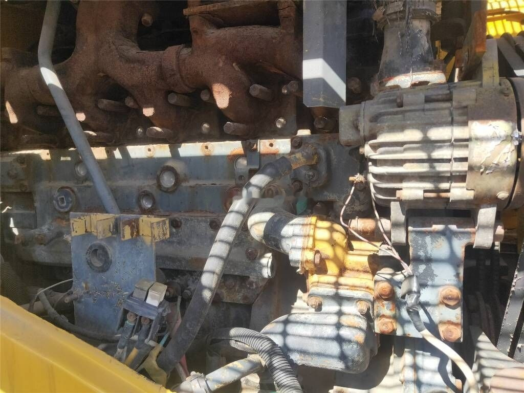 اللودر بعجل Komatsu WA470: صور 8