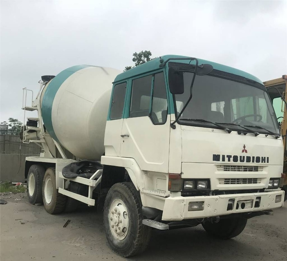 Mitsubishi FV415J - شاحنة خلاطة خرسانة: صور 2 Mitsubishi FV415J - شاحنة خلاطة خرسانة: صور 2