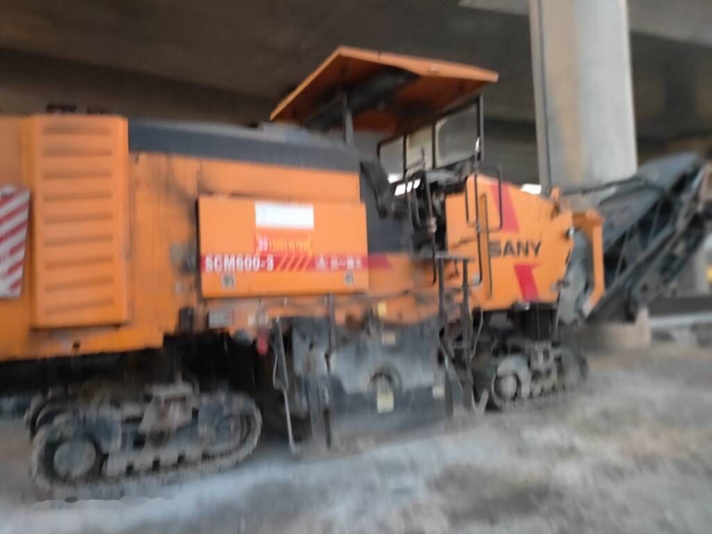 Sany SCM600-3 - العامل بالقار: صور 1 Sany SCM600-3 - العامل بالقار: صور 1