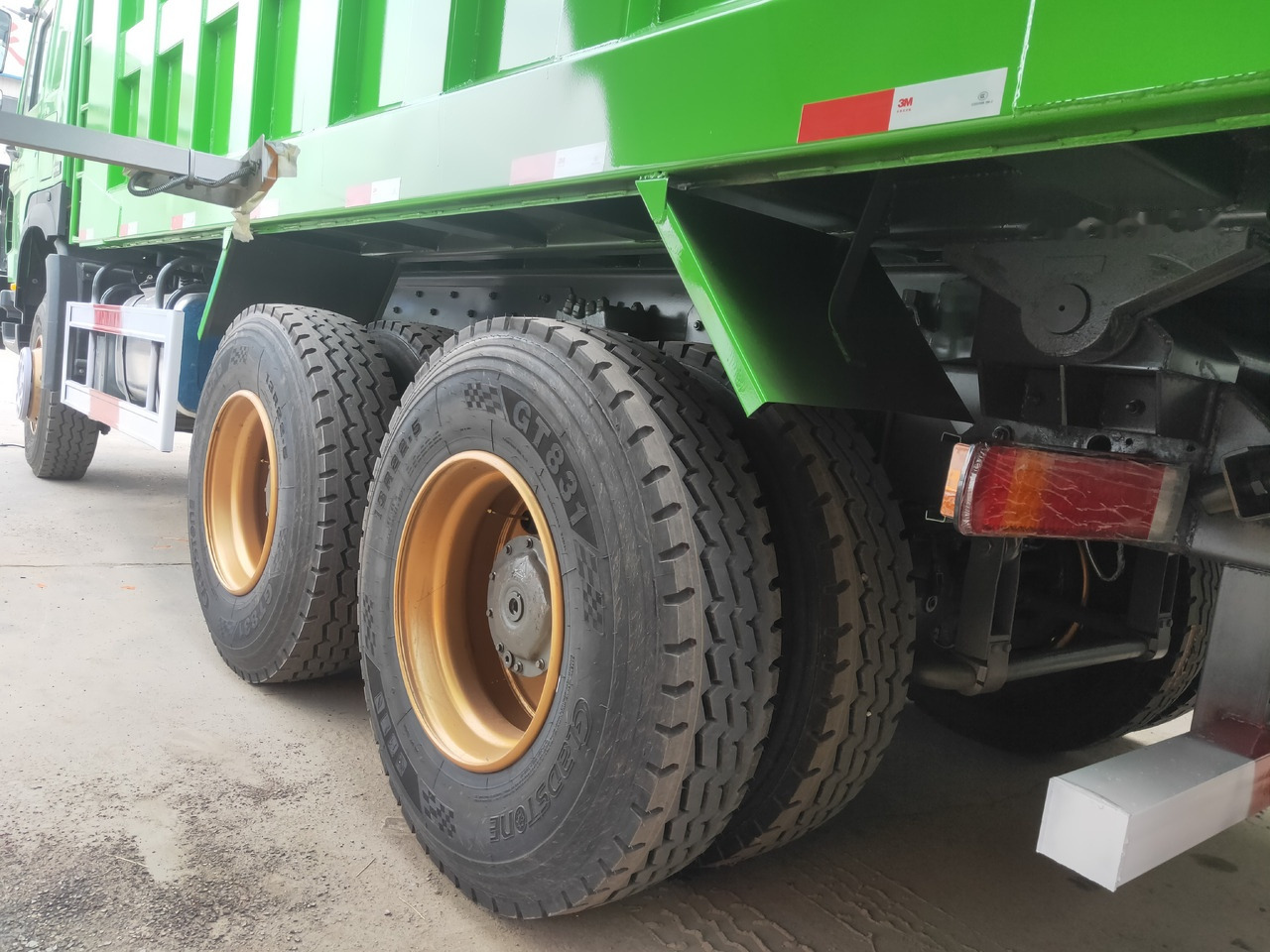 قلابات Sinotruk HOWO 371 6*4 Dump truck: صور 9