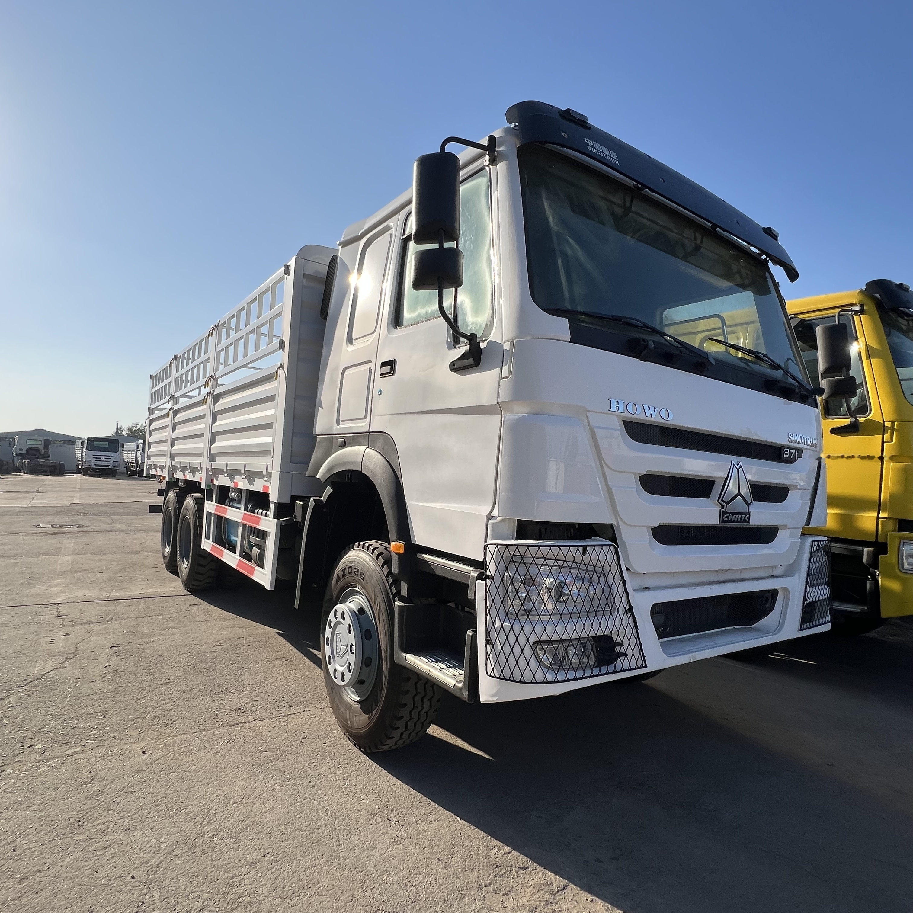 Sinotruk HOWO 371 6*4 Fence truck - شاحنات مسطحة: صور 3 Sinotruk HOWO 371 6*4 Fence truck - شاحنات مسطحة: صور 3