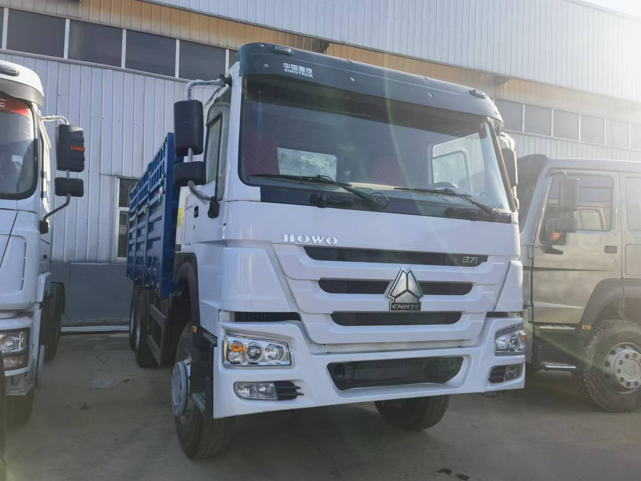 Sinotruk HOWO 371 6*4 Fence truck - شاحنات مسطحة: صور 3 Sinotruk HOWO 371 6*4 Fence truck - شاحنات مسطحة: صور 3