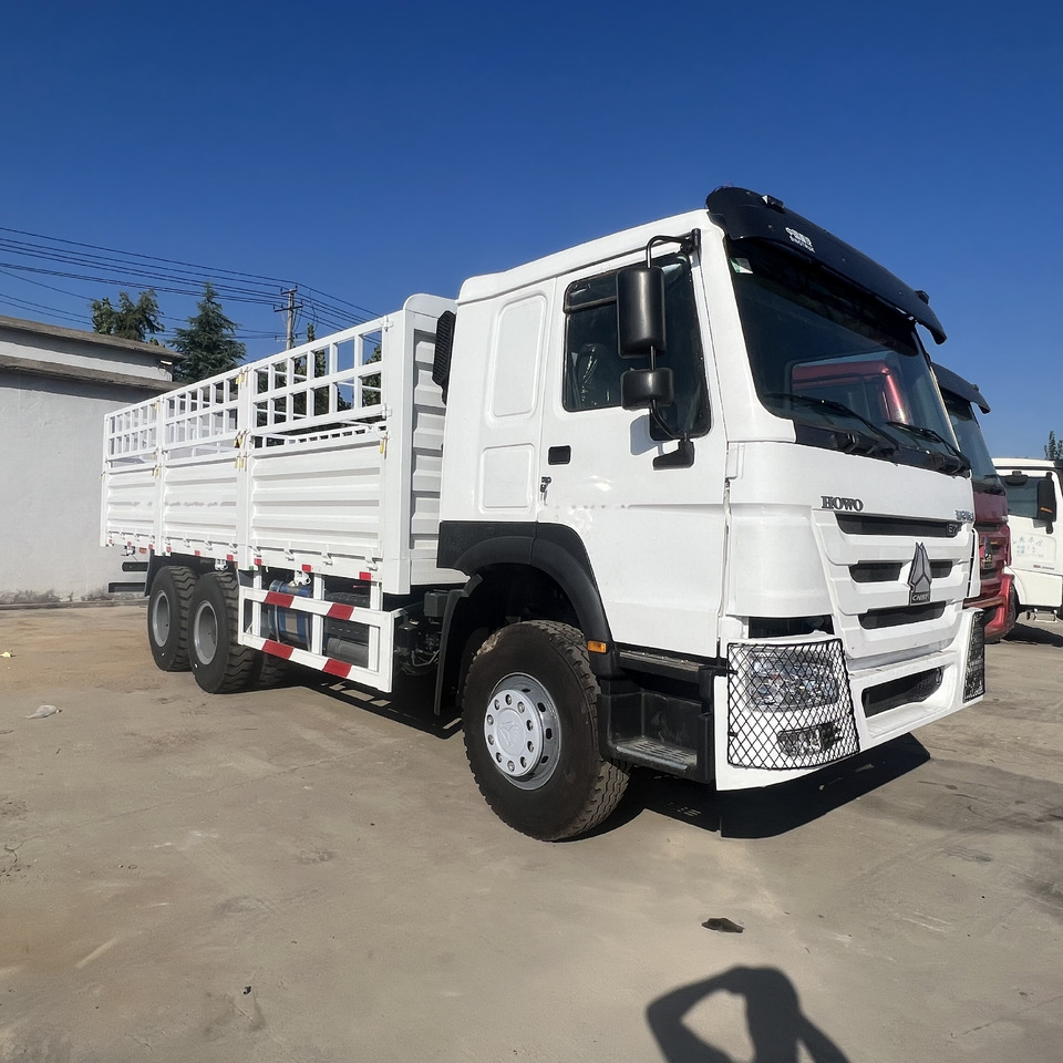 Sinotruk HOWO 371 6*4 Fence truck - شاحنات مسطحة: صور 1 Sinotruk HOWO 371 6*4 Fence truck - شاحنات مسطحة: صور 1