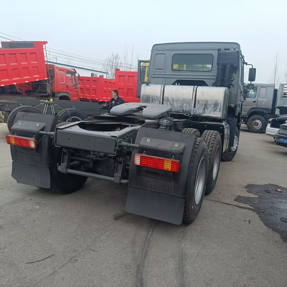 Sinotruk HOWO 371 6*4 Tractor - شاحنة جرار: صور 4 Sinotruk HOWO 371 6*4 Tractor - شاحنة جرار: صور 4