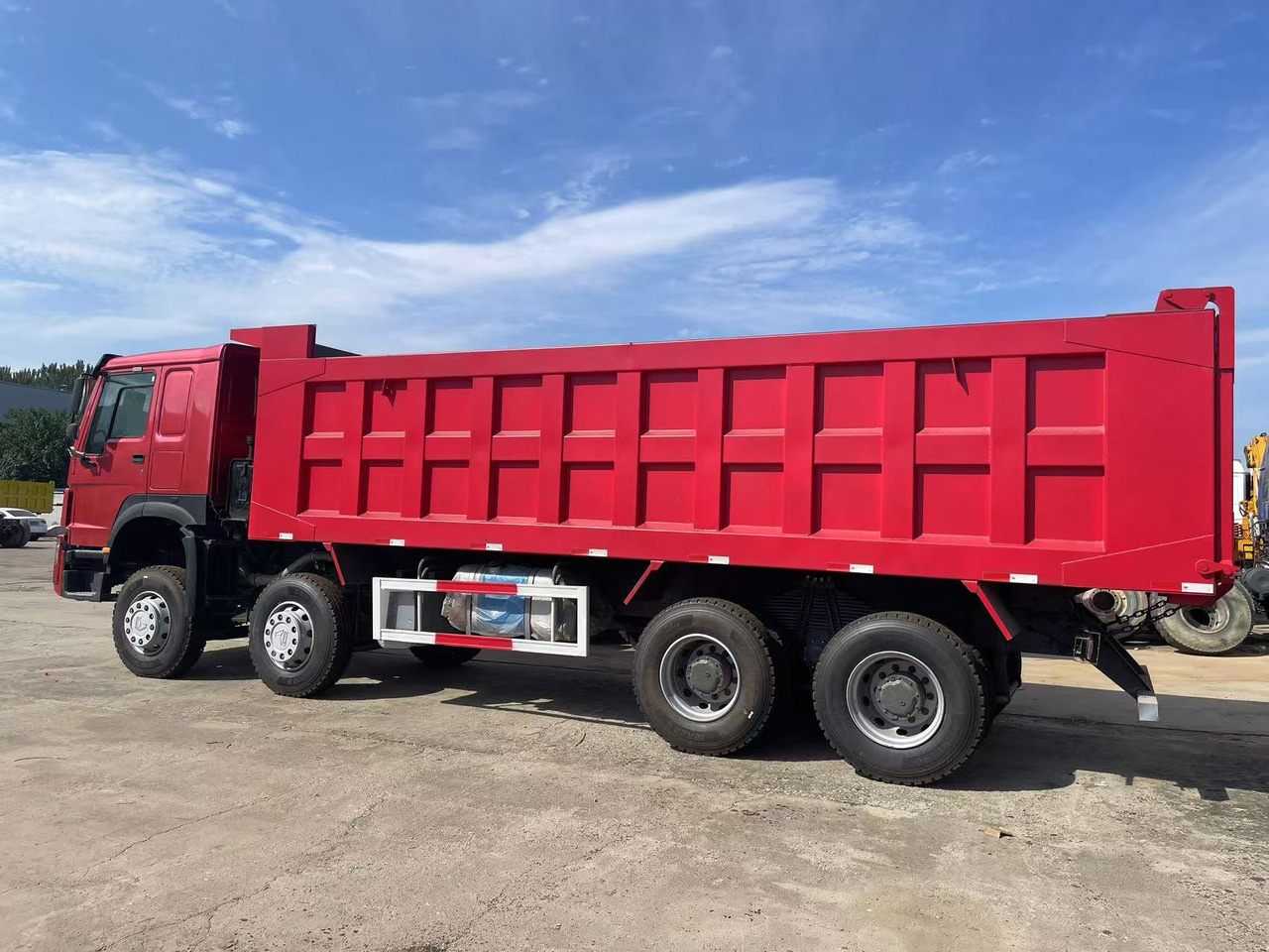 Sinotruk HOWO 371 8*4 Dump truck - قلابات: صور 3 Sinotruk HOWO 371 8*4 Dump truck - قلابات: صور 3
