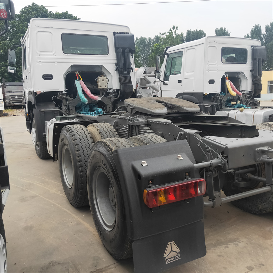 Sinotruk HOWO 371 tractor - شاحنة قلابة صغيرة: صور 3 Sinotruk HOWO 371 tractor - شاحنة قلابة صغيرة: صور 3