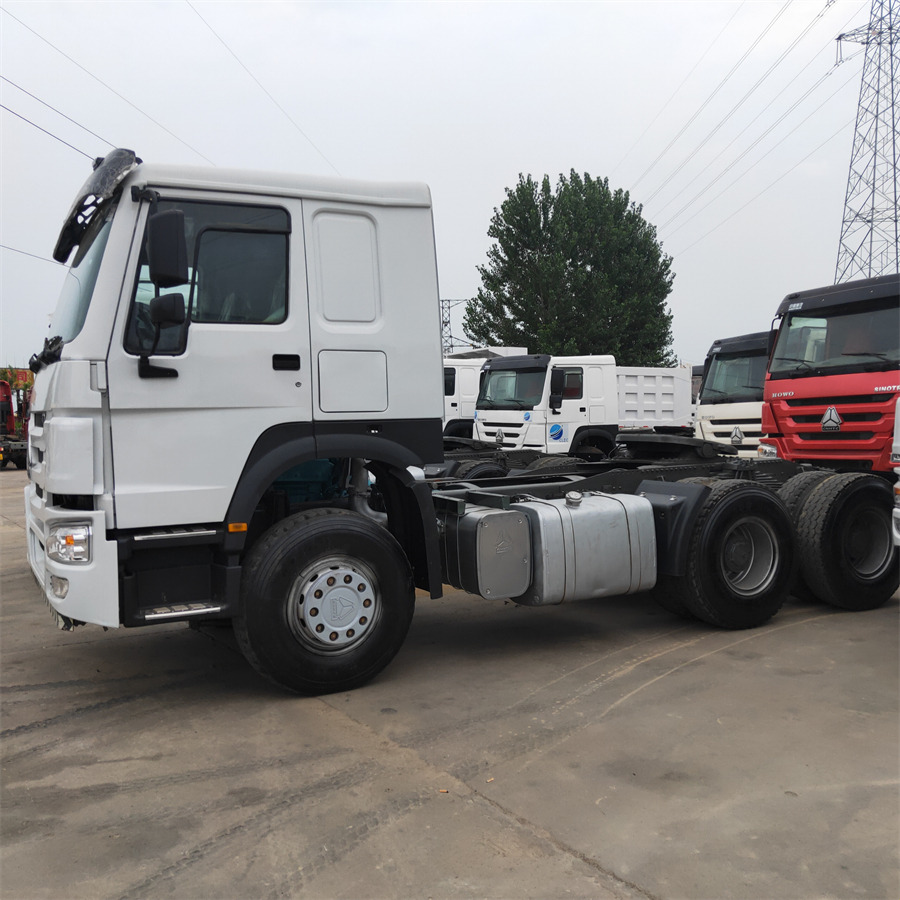 Sinotruk HOWO 371 tractor - شاحنة قلابة صغيرة: صور 4 Sinotruk HOWO 371 tractor - شاحنة قلابة صغيرة: صور 4