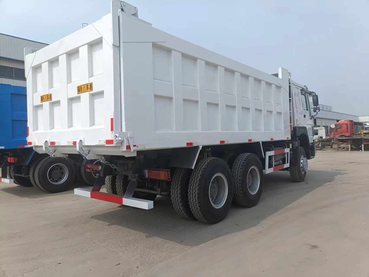 Sinotruk HOWO 6*4 Dump truck - قلابات: صور 4 Sinotruk HOWO 6*4 Dump truck - قلابات: صور 4