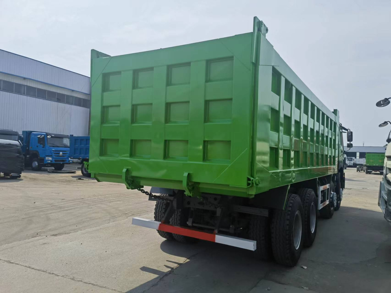 Sinotruk HOWO 8*4 Dump truck - قلابات: صور 3 Sinotruk HOWO 8*4 Dump truck - قلابات: صور 3