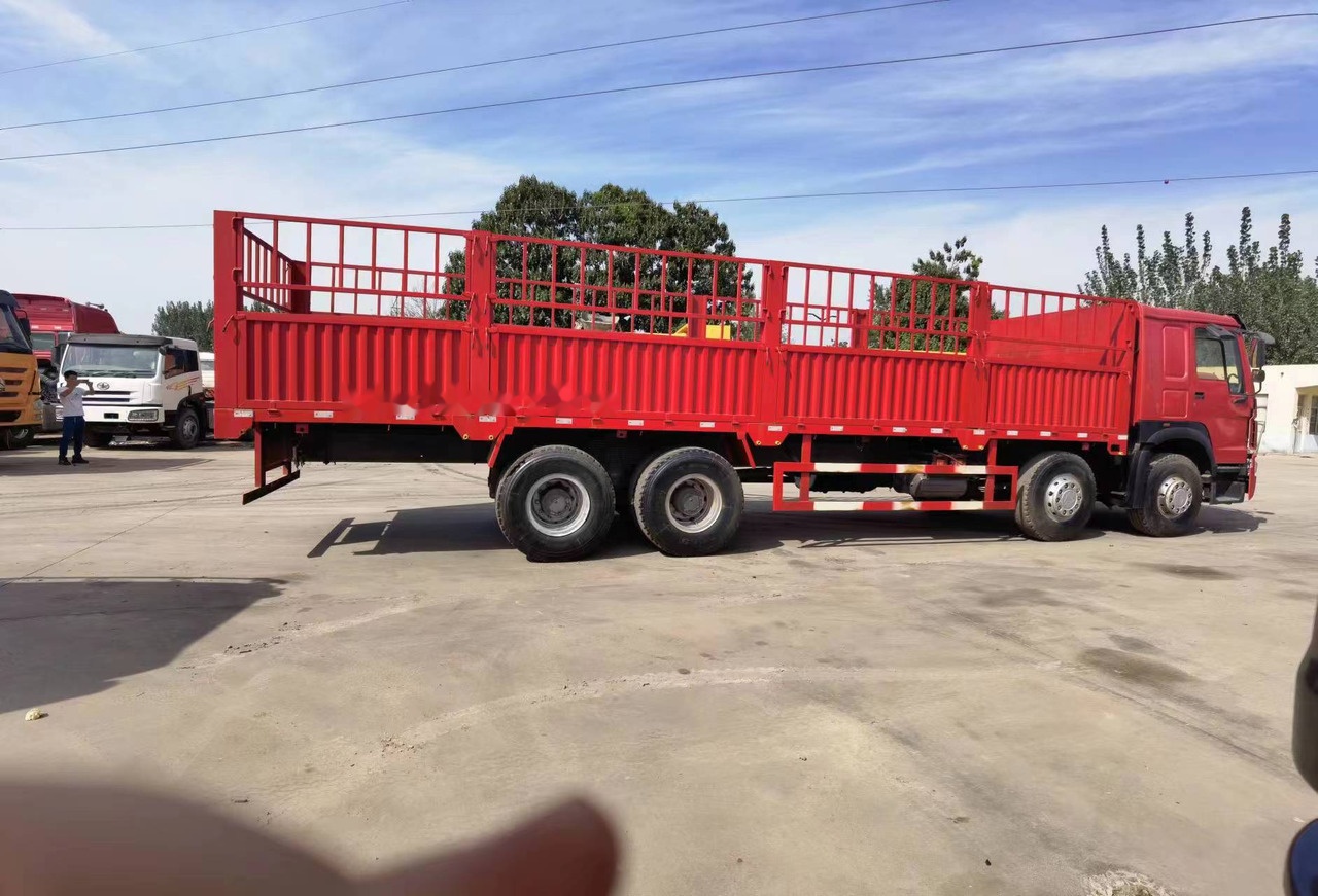 Sinotruk HOWO 8*4 Fence Truck - شاحنة قلابة صغيرة: صور 5 Sinotruk HOWO 8*4 Fence Truck - شاحنة قلابة صغيرة: صور 5