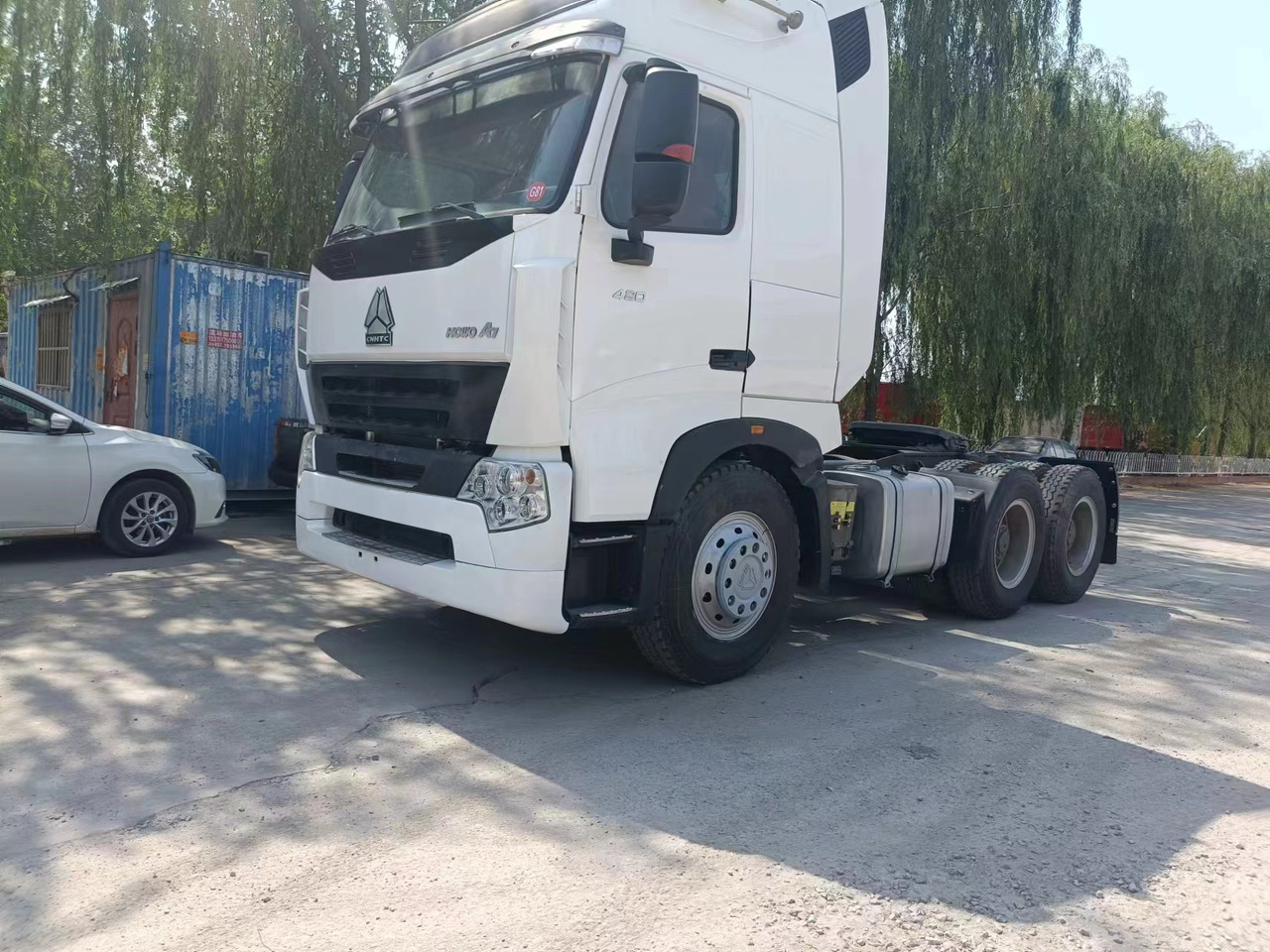 Sinotruk HOWO A7 tractor - شاحنة قلابة صغيرة: صور 2 Sinotruk HOWO A7 tractor - شاحنة قلابة صغيرة: صور 2