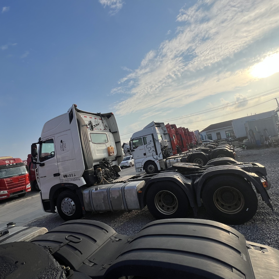 Sinotruk HOWO T7H480 Tractor - شاحنة قلابة صغيرة: صور 4 Sinotruk HOWO T7H480 Tractor - شاحنة قلابة صغيرة: صور 4