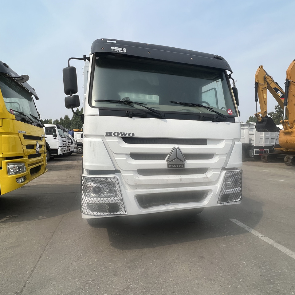 Sinotruk HOWO - شاحنات مسطحة: صور 3 Sinotruk HOWO - شاحنات مسطحة: صور 3