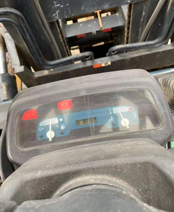 Toyota FD50 - رافعة شوكية ديزل: صور 5 Toyota FD50 - رافعة شوكية ديزل: صور 5