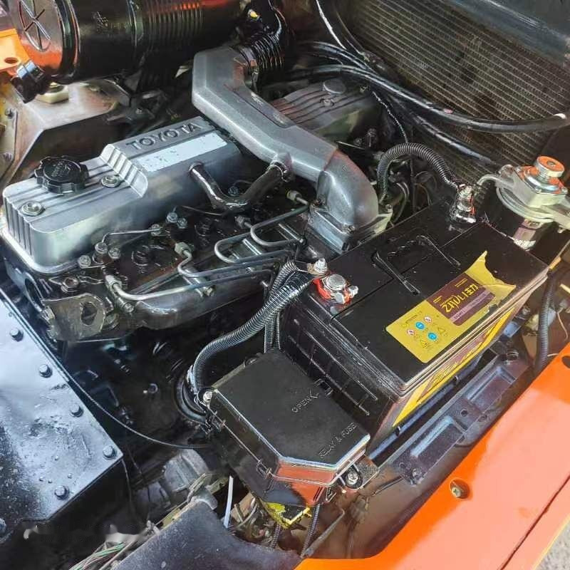 Toyota FD50 - رافعة شوكية ديزل: صور 4 Toyota FD50 - رافعة شوكية ديزل: صور 4
