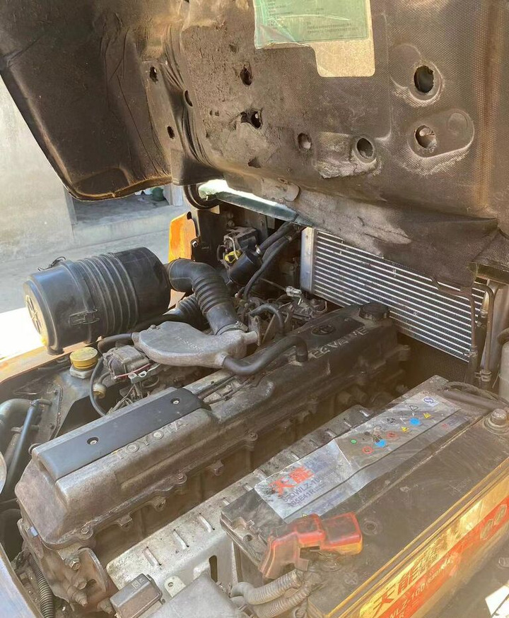 Toyota FD50 - رافعة شوكية ديزل: صور 4 Toyota FD50 - رافعة شوكية ديزل: صور 4