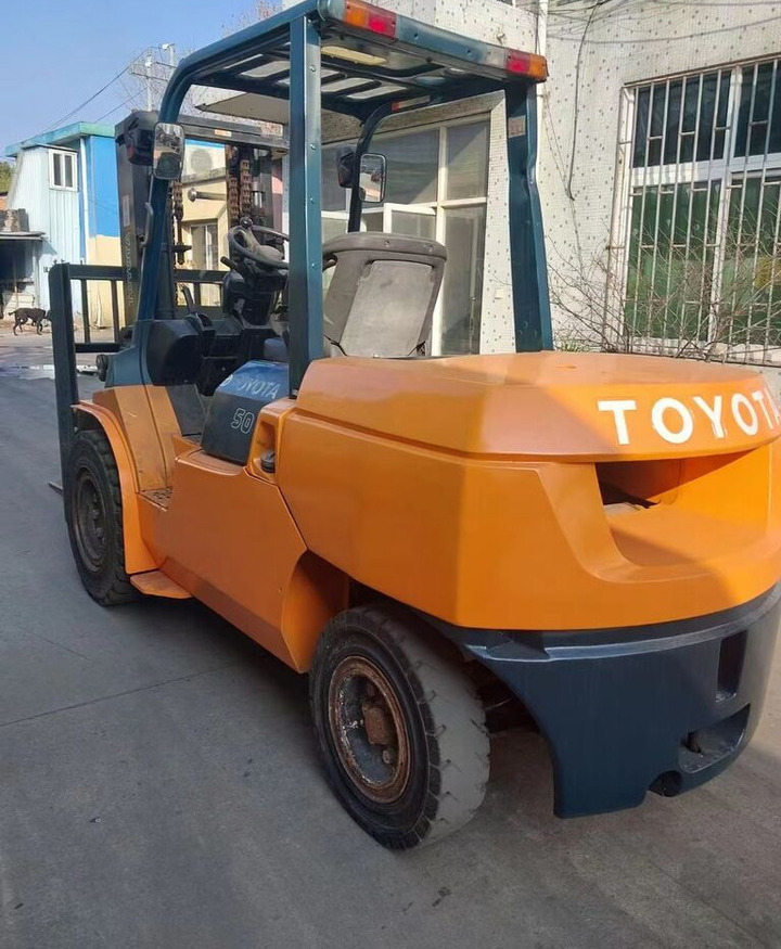Toyota FD50 - رافعة شوكية ديزل: صور 2 Toyota FD50 - رافعة شوكية ديزل: صور 2