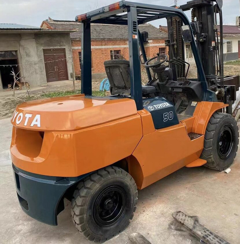 Toyota FD50 - رافعة شوكية ديزل: صور 1 Toyota FD50 - رافعة شوكية ديزل: صور 1