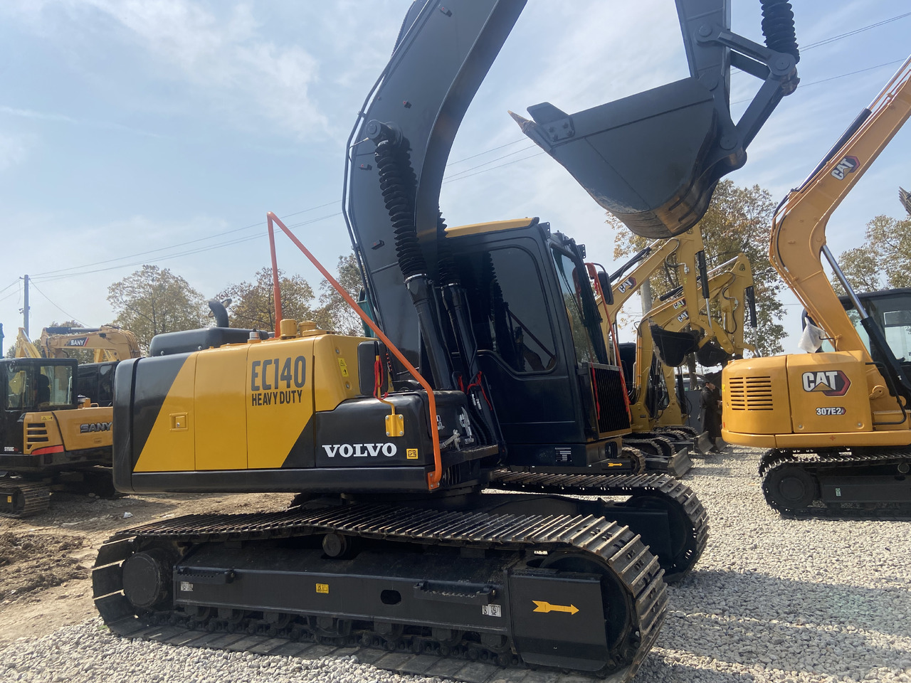 VOLVO EC140 - حفارة: صور 5 VOLVO EC140 - حفارة: صور 5