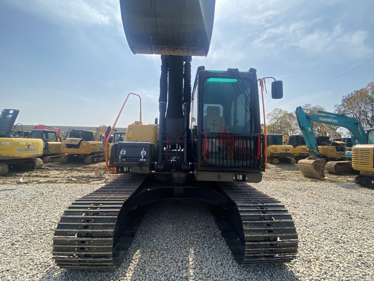 VOLVO EC140 - حفارة: صور 4 VOLVO EC140 - حفارة: صور 4