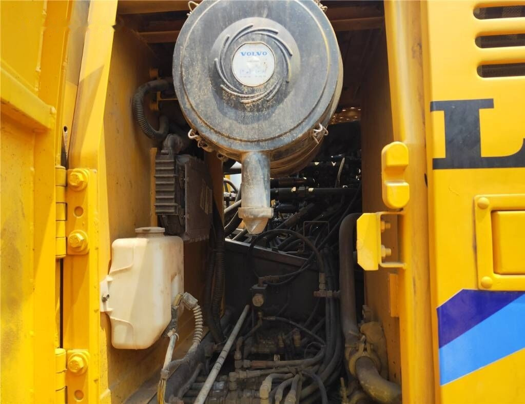 Volvo EC 210 B LC - حفارات زحافة: صور 4 Volvo EC 210 B LC - حفارات زحافة: صور 4