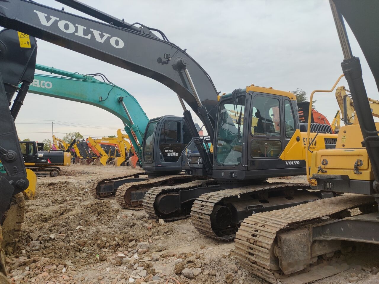 Volvo EC210B - حفارات زحافة: صور 1 Volvo EC210B - حفارات زحافة: صور 1