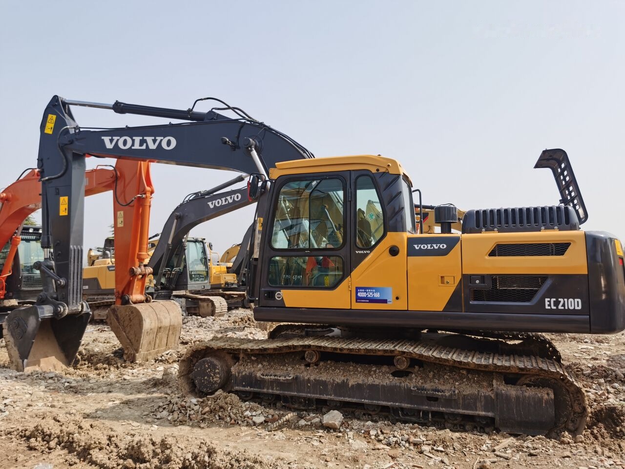 Volvo EC210D - حفارات زحافة: صور 1 Volvo EC210D - حفارات زحافة: صور 1