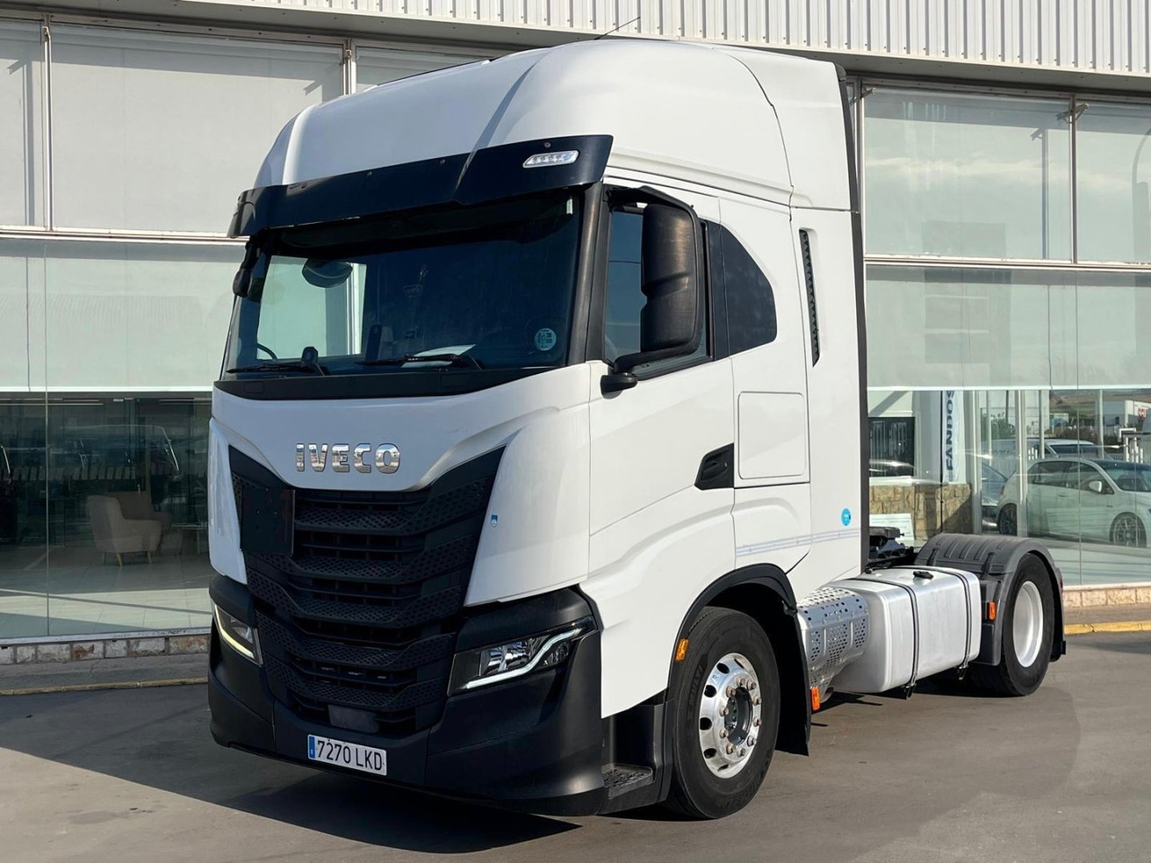 Cabeza Tractora IVECO 460 AUTOMATICO CON INTARDER - شاحنة جرار: صور 1 Cabeza Tractora IVECO 460 AUTOMATICO CON INTARDER - شاحنة جرار: صور 1