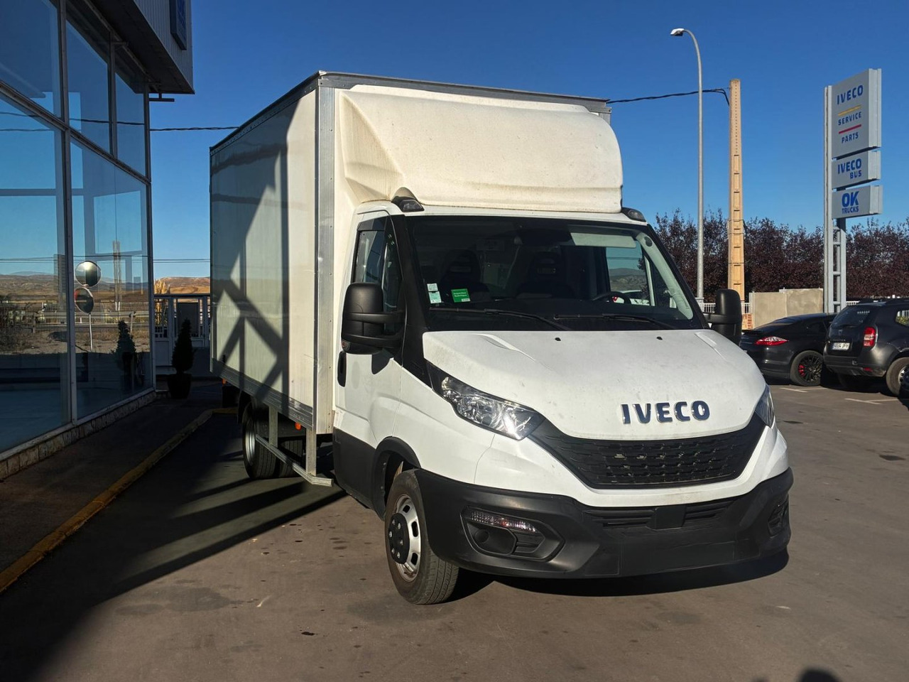 Caja cerrada IVECO 35C16 20m3 con puertas traseras - الشاحنات الصغيرة صندوق مغلق: صور 3 Caja cerrada IVECO 35C16 20m3 con puertas traseras - الشاحنات الصغيرة صندوق مغلق: صور 3