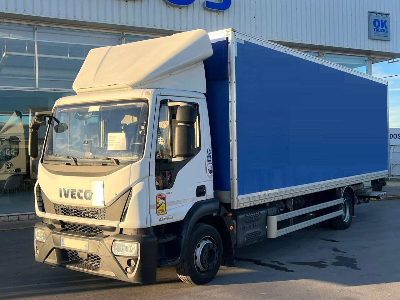 Caja cerrada IVECO Eurocargo ML 120 E19 P - بصندوق مغلق شاحنة: صور 1 Caja cerrada IVECO Eurocargo ML 120 E19 P - بصندوق مغلق شاحنة: صور 1