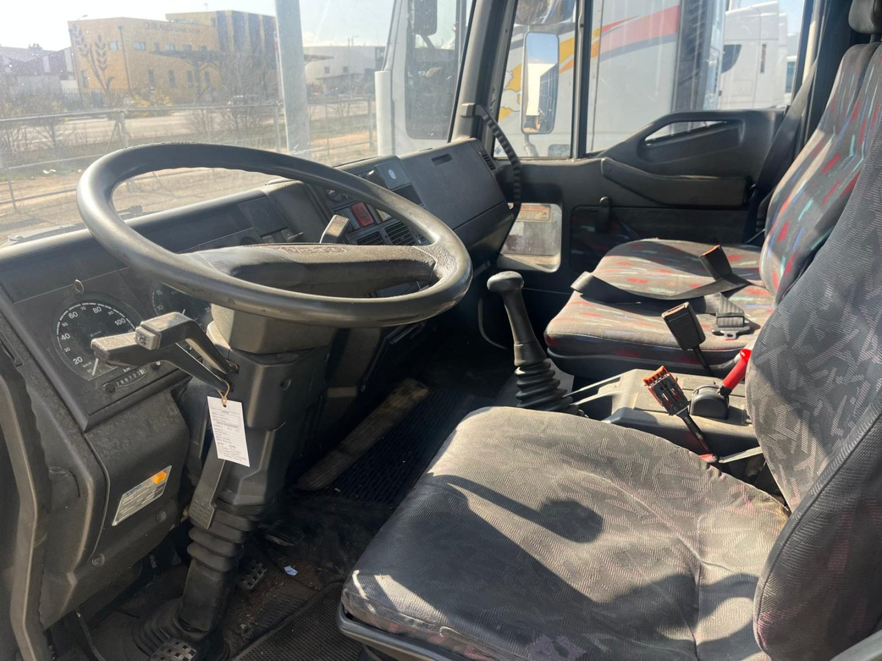 Caja cerrada IVECO Eurocargo ML80E17 - شاحنة ستارة: صور 5 Caja cerrada IVECO Eurocargo ML80E17 - شاحنة ستارة: صور 5