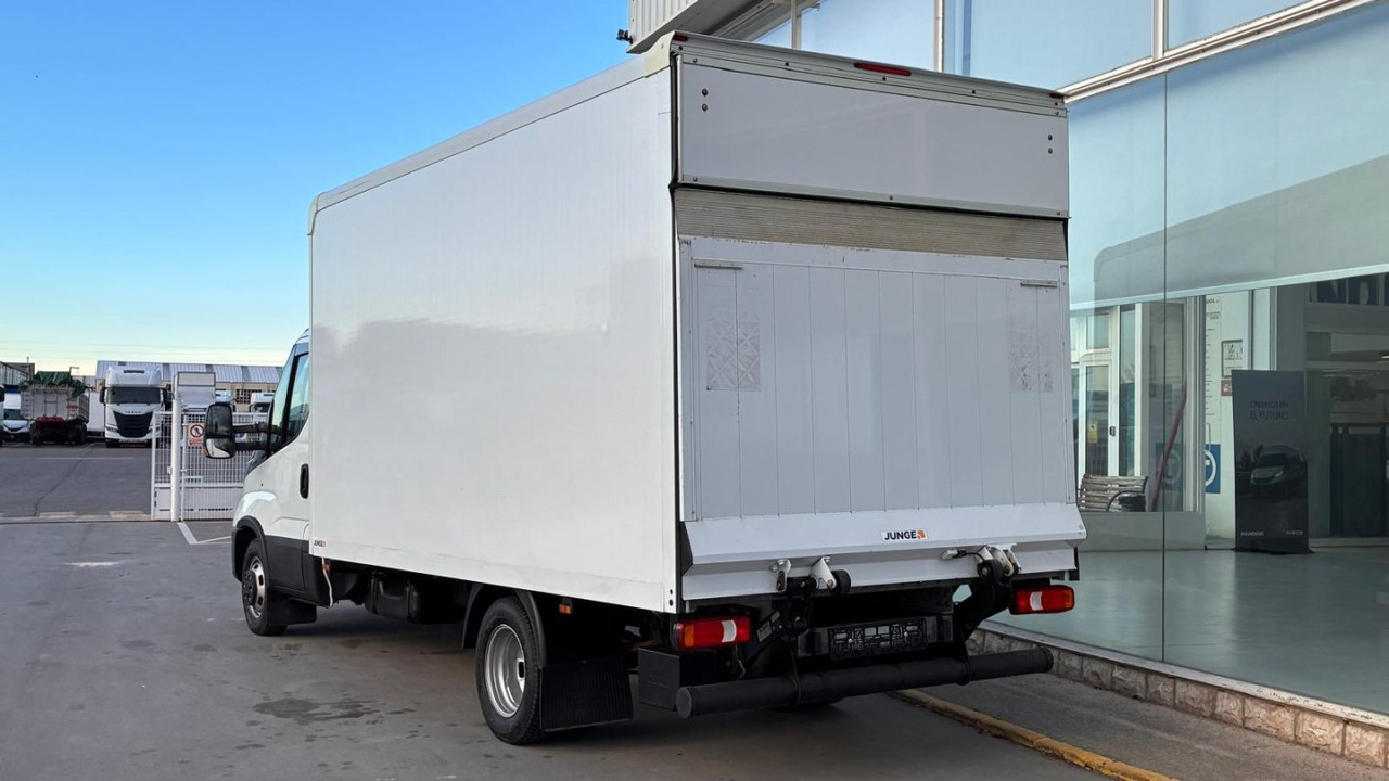 Caja cerrada con plataforma elevadora IVECO 35C16 20m3 - الشاحنات الصغيرة صندوق مغلق: صور 4 Caja cerrada con plataforma elevadora IVECO 35C16 20m3 - الشاحنات الصغيرة صندوق مغلق: صور 4