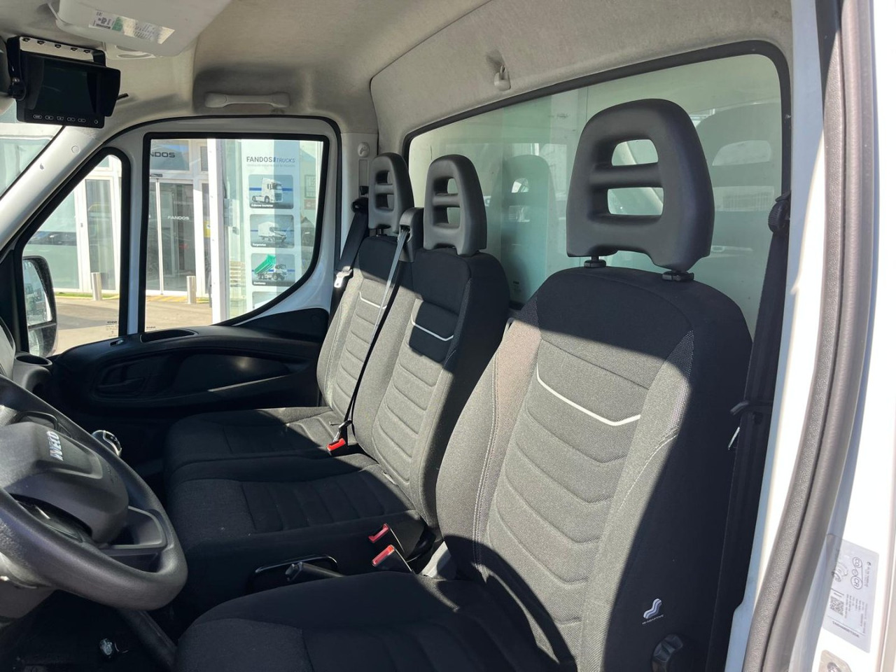 Frigorífico IVECO 35C16 3.0 FRIGORIFICA - الشاحنات الصغيرة المبردة: صور 5 Frigorífico IVECO 35C16 3.0 FRIGORIFICA - الشاحنات الصغيرة المبردة: صور 5