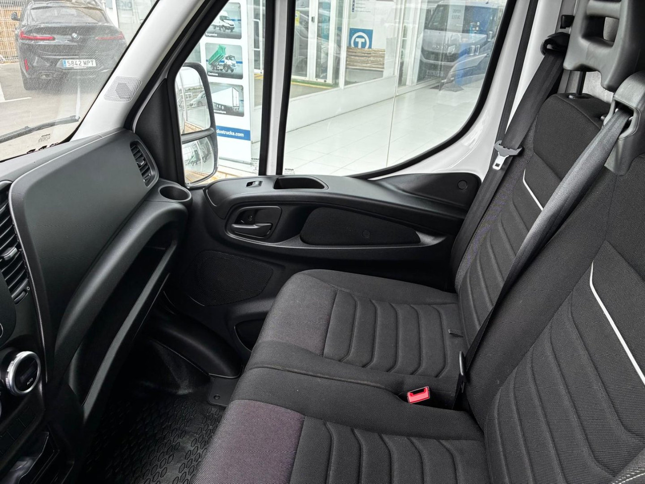 Furgón IVECO 35S14 V 12m3 - فان: صور 5 Furgón IVECO 35S14 V 12m3 - فان: صور 5