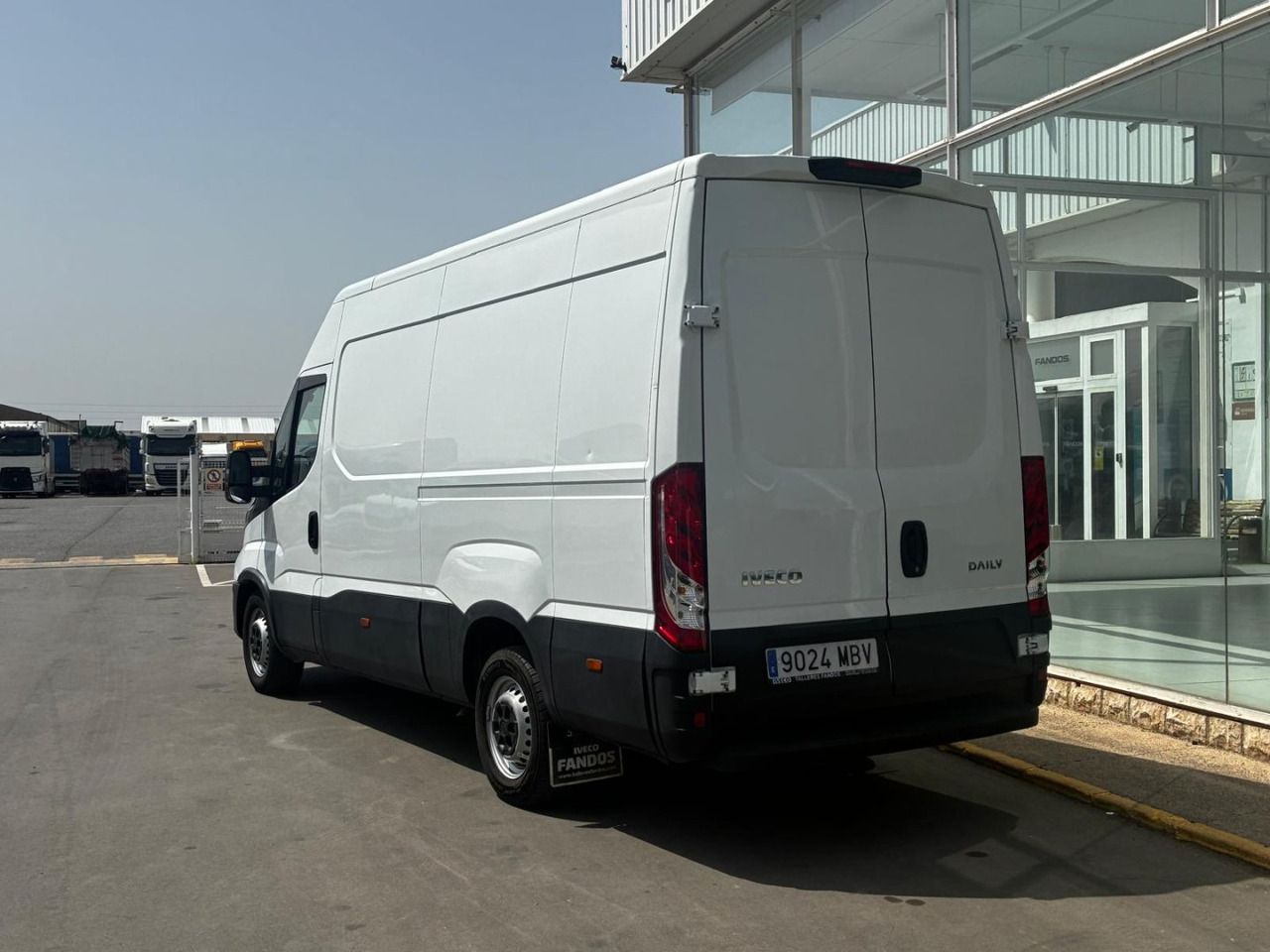 Furgón IVECO 35S14 V 12m3 - فان: صور 4 Furgón IVECO 35S14 V 12m3 - فان: صور 4