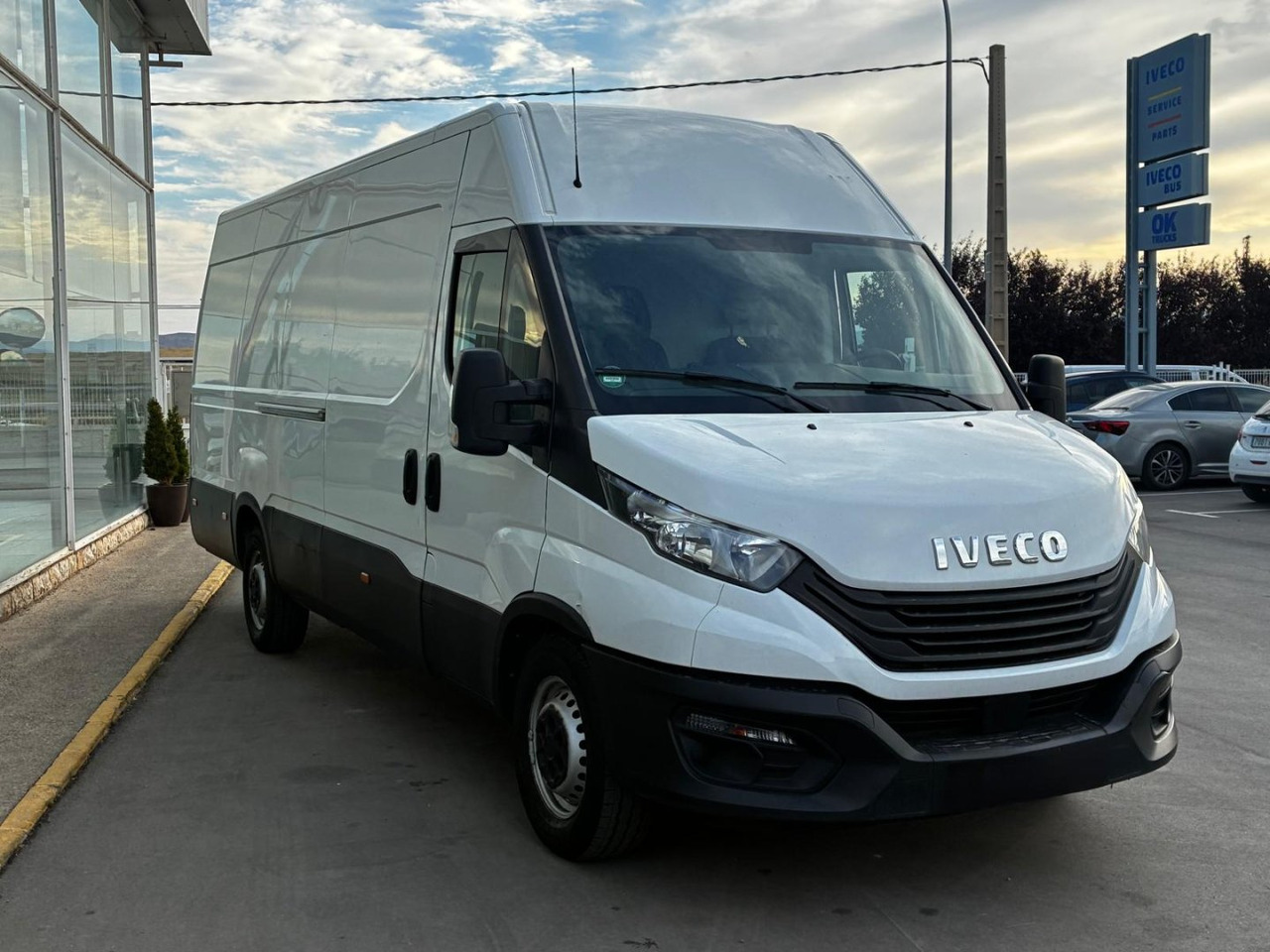 Furgón IVECO 35S14 V 16m3 - فان: صور 3 Furgón IVECO 35S14 V 16m3 - فان: صور 3