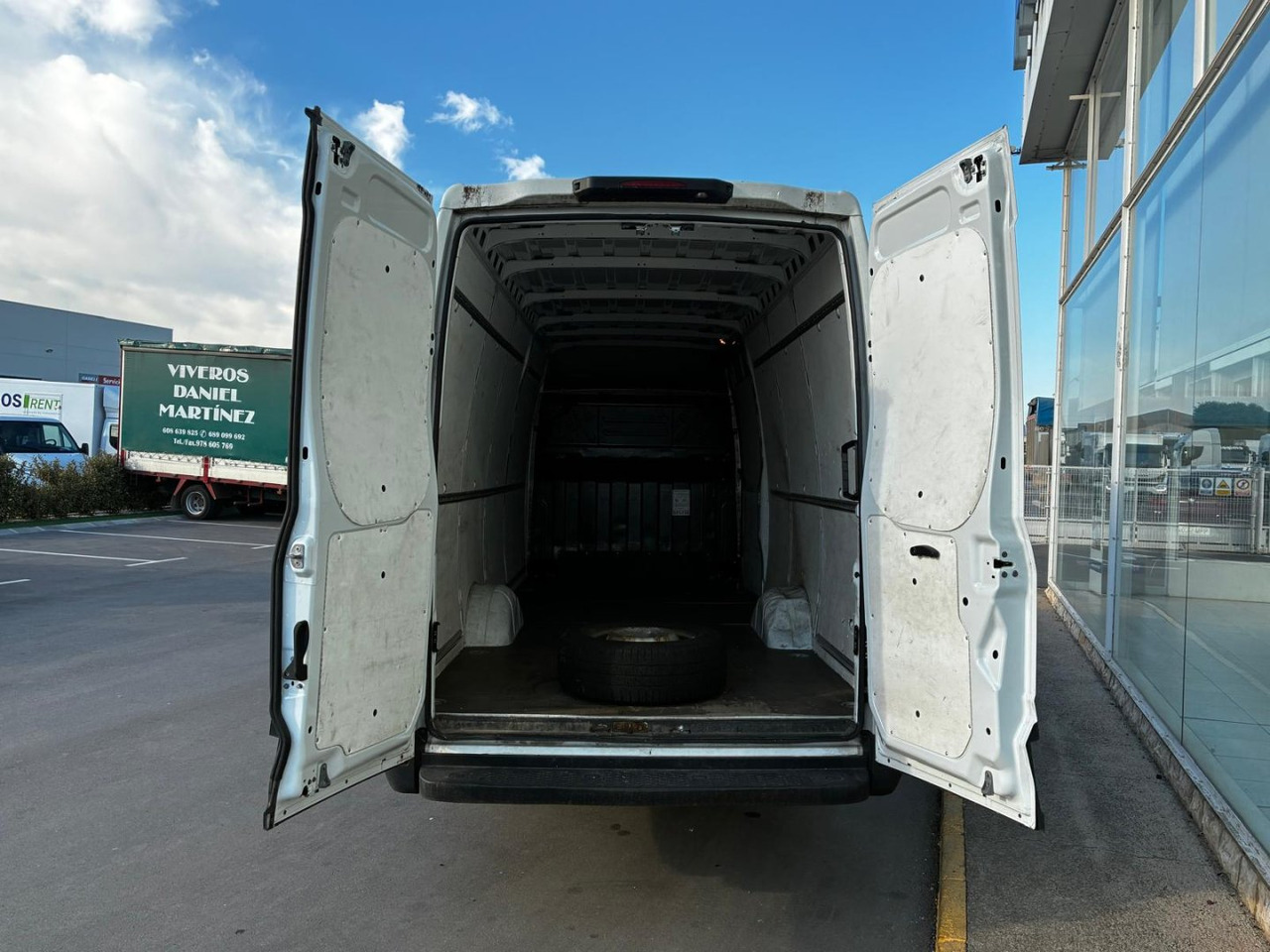 Furgón IVECO 35S14 V 16m3 - فان: صور 5 Furgón IVECO 35S14 V 16m3 - فان: صور 5