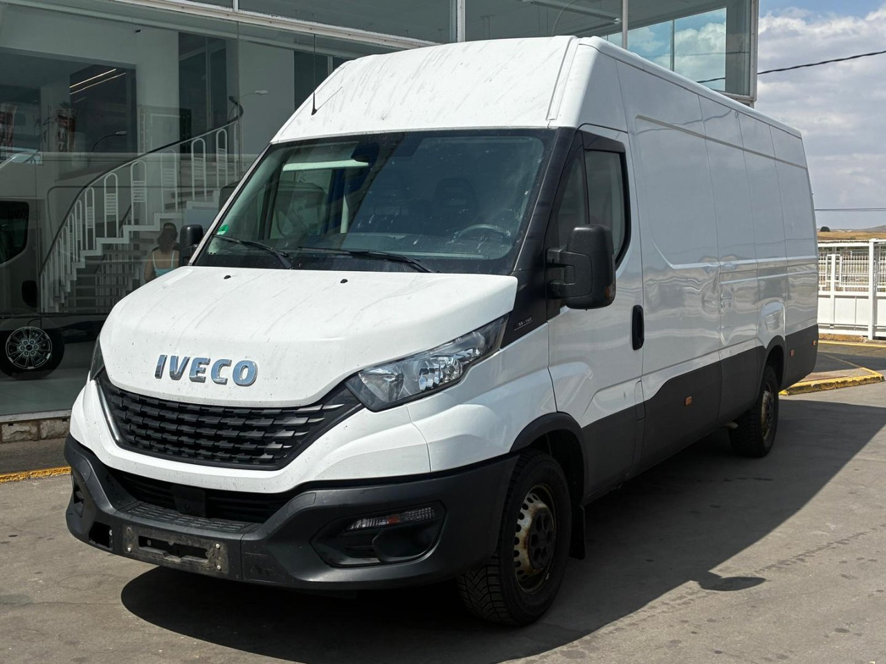 Furgón IVECO 35S14 V 16m3 - فان: صور 1 Furgón IVECO 35S14 V 16m3 - فان: صور 1