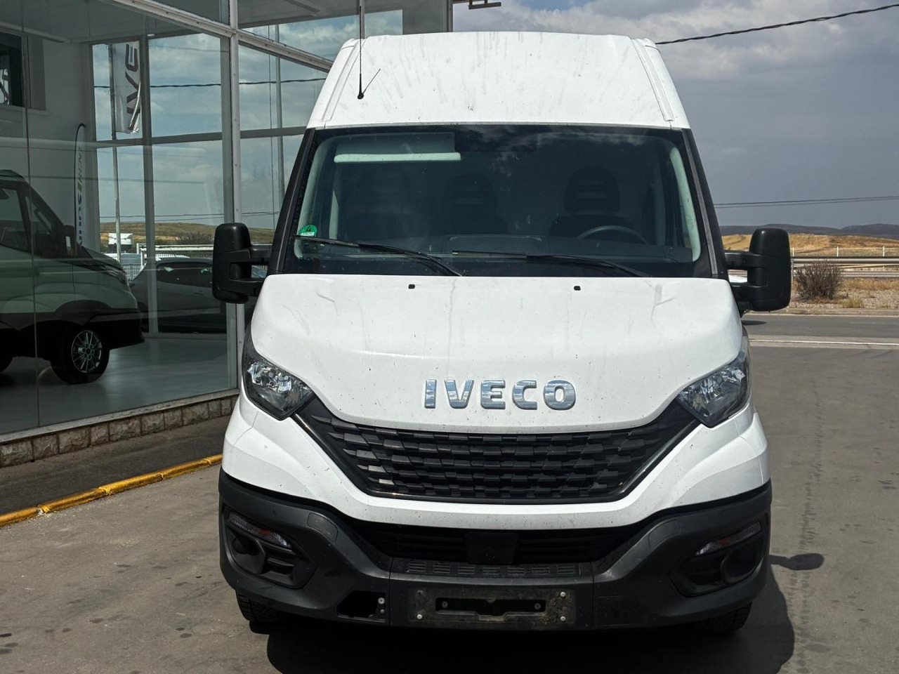 Furgón IVECO 35S14 V 16m3 - فان: صور 2 Furgón IVECO 35S14 V 16m3 - فان: صور 2