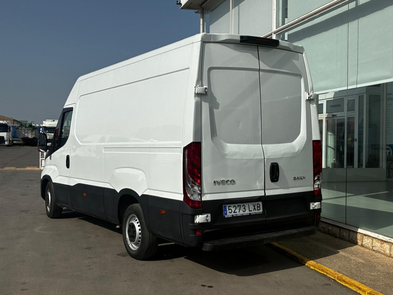 Furgón IVECO 35S16 V 12m3 - فان: صور 4 Furgón IVECO 35S16 V 12m3 - فان: صور 4