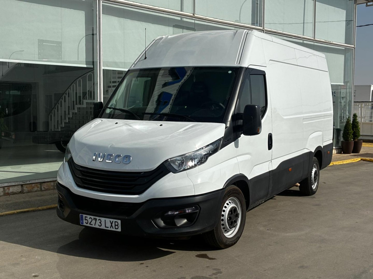 Furgón IVECO 35S16 V 12m3 - فان: صور 1 Furgón IVECO 35S16 V 12m3 - فان: صور 1