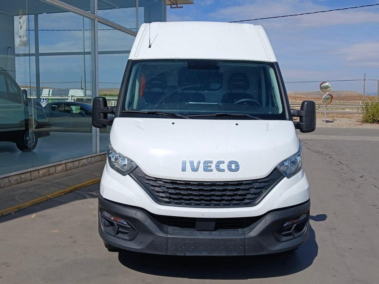 Furgón IVECO 35S16 V 12m3 - فان: صور 2 Furgón IVECO 35S16 V 12m3 - فان: صور 2