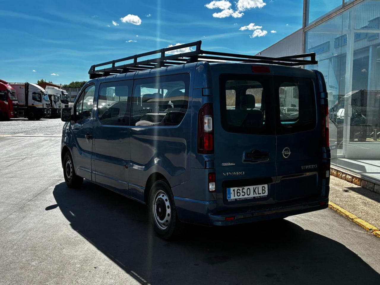 Furgón Opel Vivaro 9 Plazas - فان: صور 4 Furgón Opel Vivaro 9 Plazas - فان: صور 4
