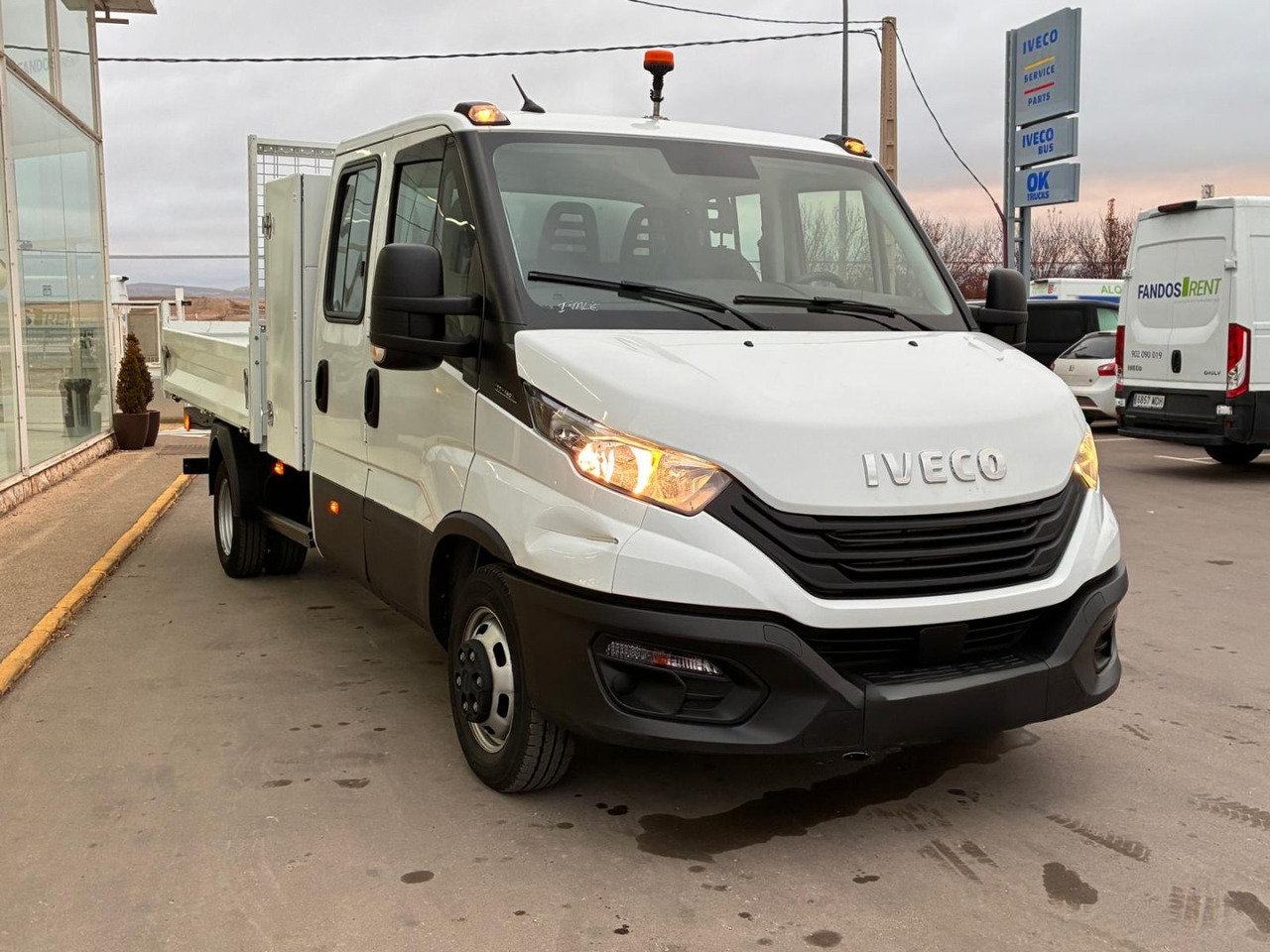 Volquete/Dumper IVECO 35C14 CAJA BASCULANTE DOBLE CABINA - قلاب صغير, الشاحنات الصغيرة كابينة مزدوجة: صور 3 Volquete/Dumper IVECO 35C14 CAJA BASCULANTE DOBLE CABINA - قلاب صغير, الشاحنات الصغيرة كابينة مزدوجة: صور 3